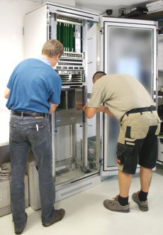 Rollout-Services: Unsere Mitarbeiter beim Abbau vor Ort Rollout-Services: Unsere Mitarbeiter beim Abbau vor Ort